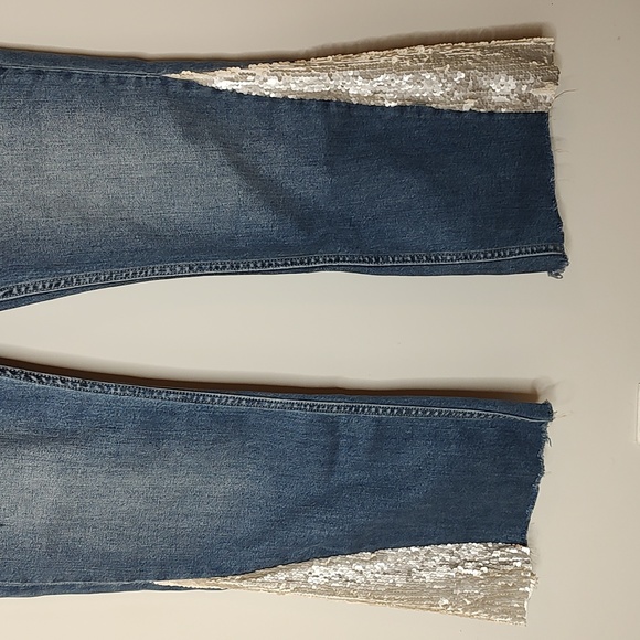 Pilcro Sequin Flare Jeans Sz 28 NWT - Picture 3 of 10